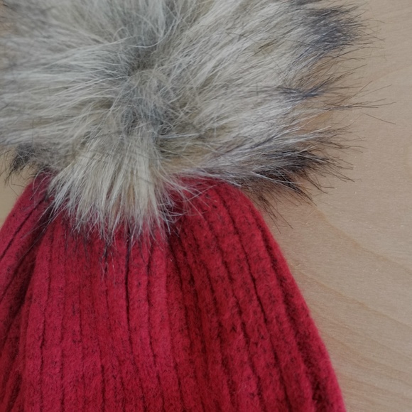 Abercrombie & Fitch - Cozy Pom Beanie - NWT - Picture 2 of 8